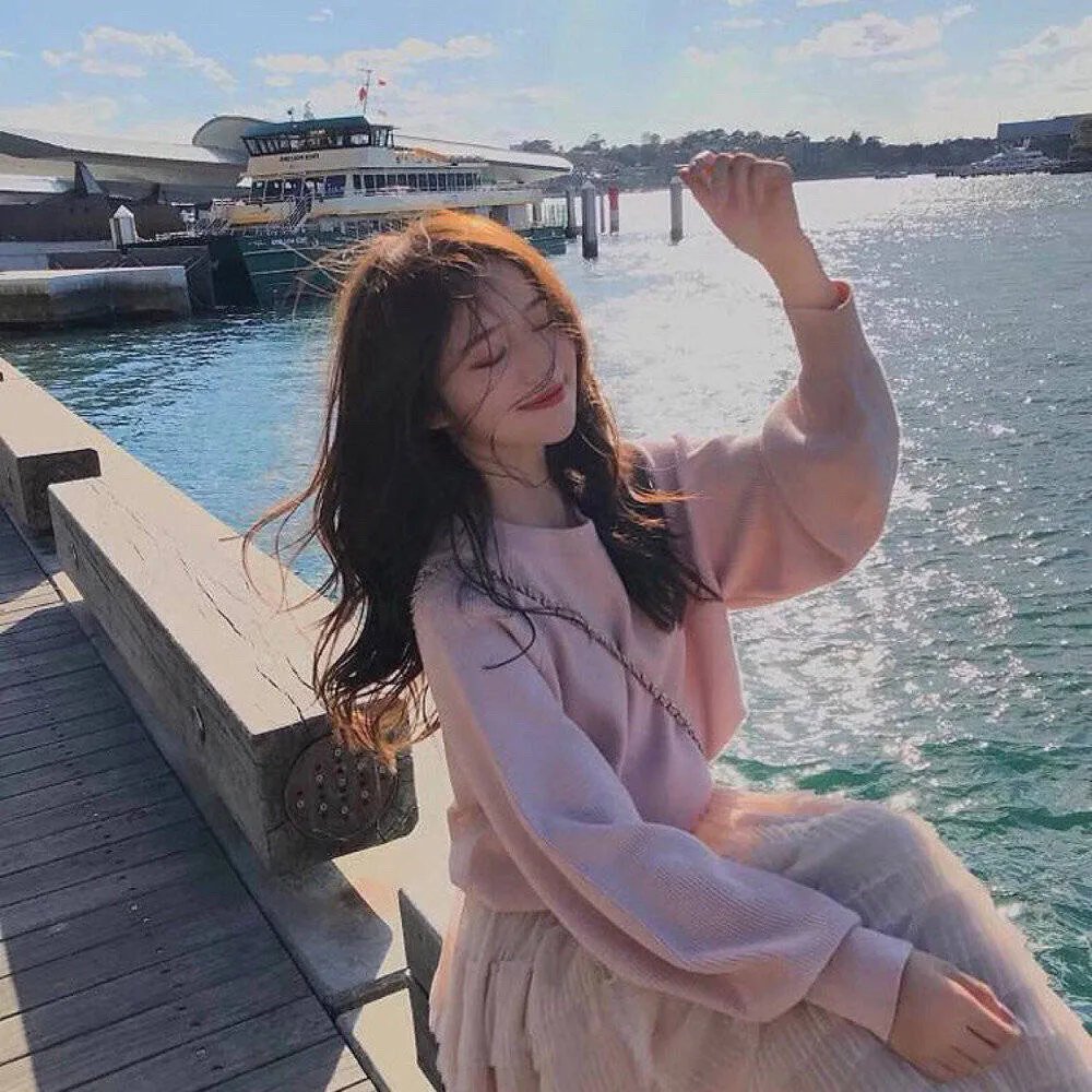 我们是谁 海报