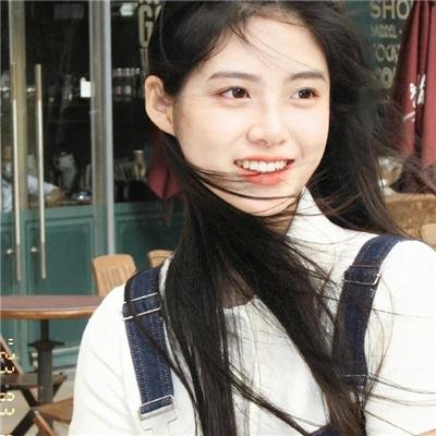 发明接吻的女孩 海报